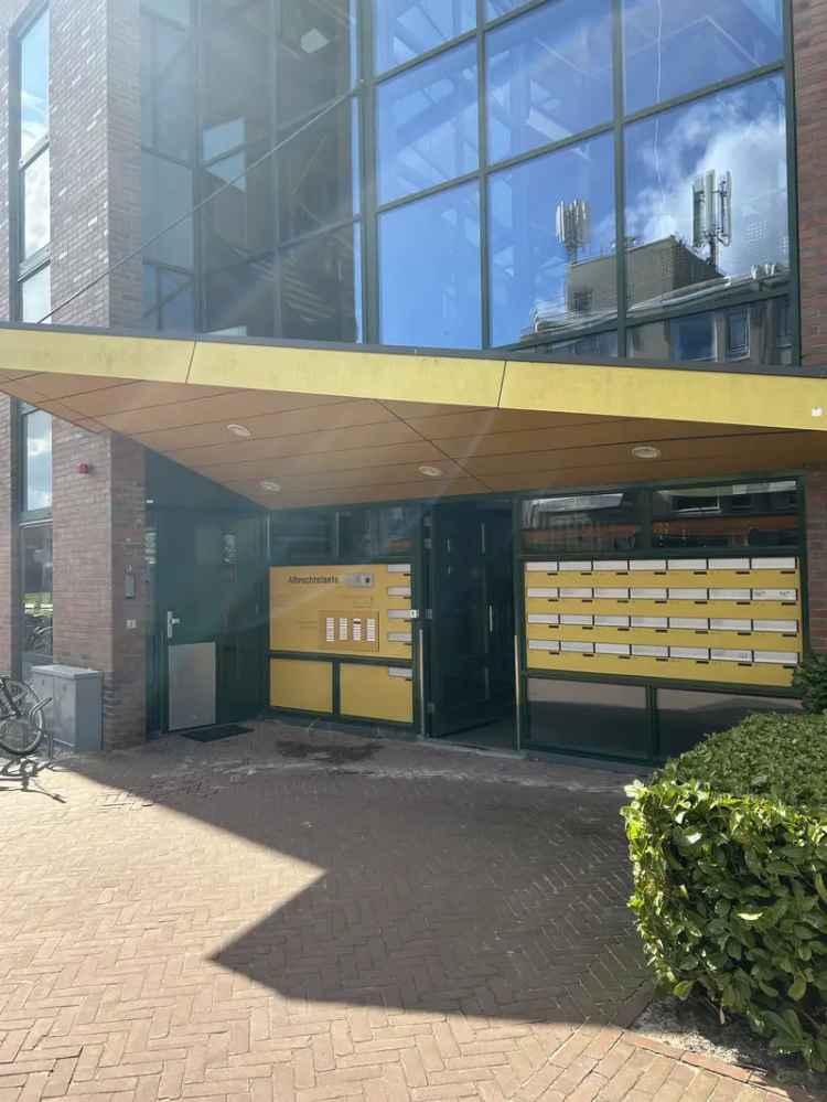 Appartement Te Huur , 38, Dr Vlaanderenlaan, Koudekerk aan den Rijn, Zuid-Holland