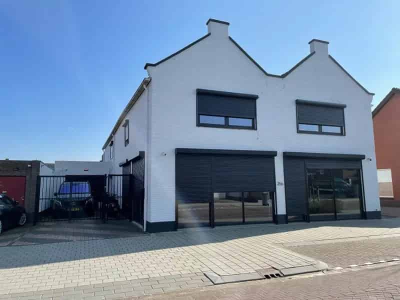 Luxe gerenoveerde villa te koop in St Willebrord