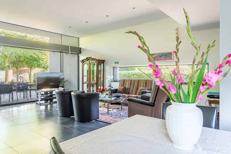Belegging Geleen Twee Woningen 300m2 100m2 Tuin Garages