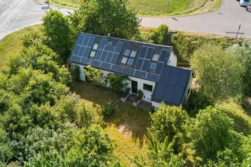 Vrijstaande woning aan het water Zuilichem 1070m2 53 Zonnepanelen Energielabel A