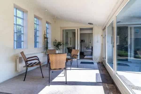 Patiowoning te koop met tuinkamer 2 badkamers en garage