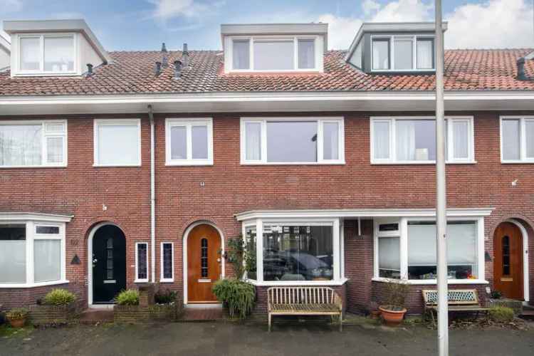 5 Slaapkamers Middenwoning Oog in Al Gerenoveerd