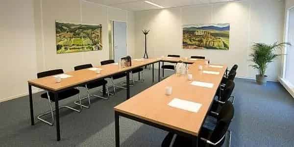Kantoorruimte Deventer: Instapklaar & Service-Kantoor