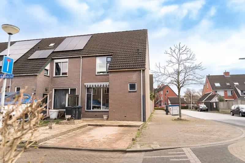 Hoekwoning Hellevoetsluis: 3 slaapkamers, tuin, parkeren