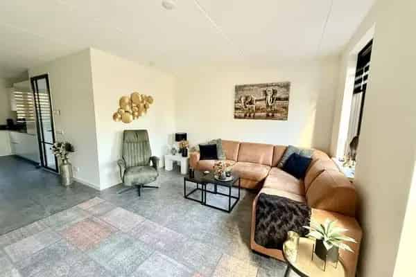 Moderne 2-onder-1-kapwoning Almere Warande  Aan het water
