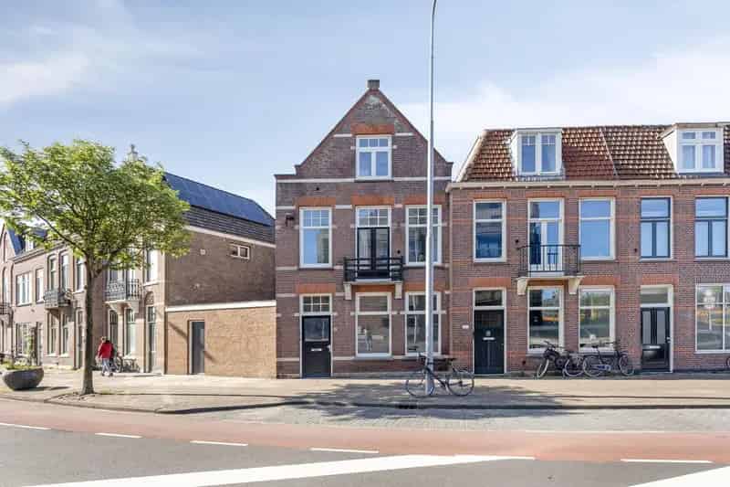 Herenhuis Alkmaar Nabij Station 4 slaapkamers 2 badkamers