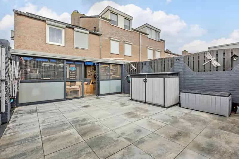 Hoekwoning Dommelbergen: Serre Tuinkamer Garage Zonnepanelen