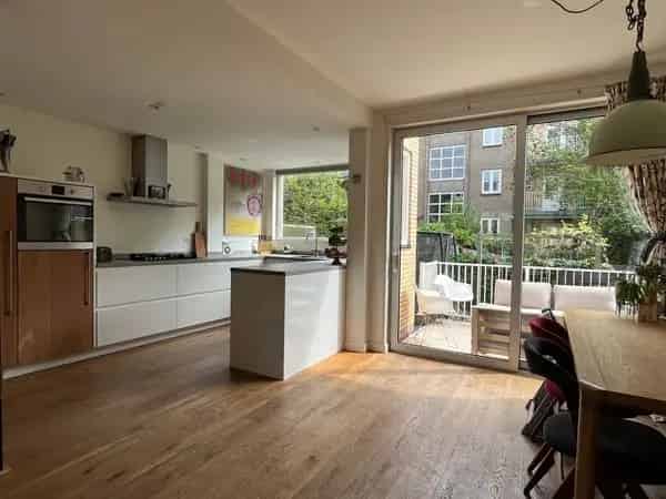 Ruime gezinswoning Utrecht West 4 slaapkamers 2 badkamers