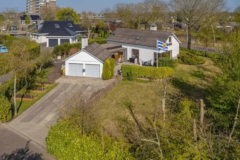 Riante Villa Asserlaan Middelburg 1200m2 Perceel 4 slaapkamers