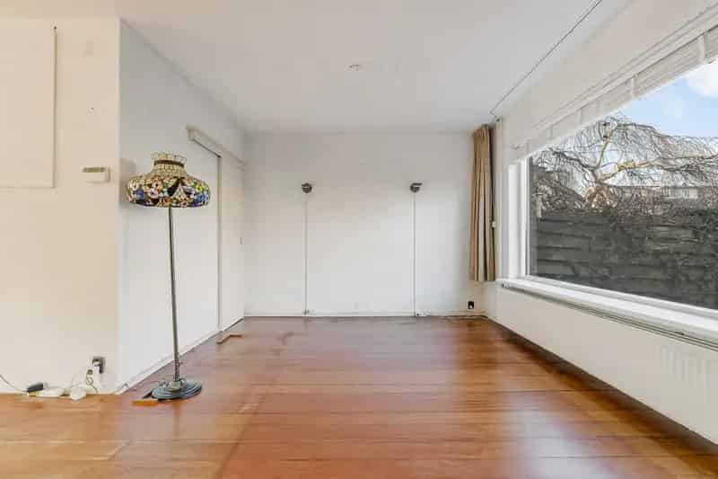 Huis te koop Almere Haven: Ruime woning met diepe tuin en veel potentie