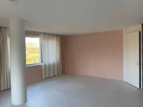 Appartement Haarlem Delftwijk: 4 slaapkamers, balkon, moderne keuken