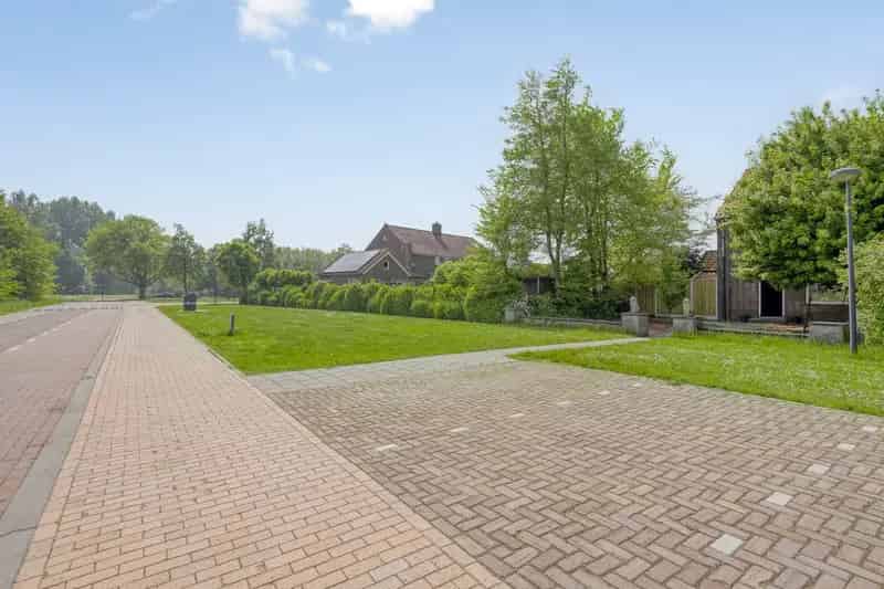 Huis te koop Oostvaardersdijk Lelystad: karakteristiek en modern