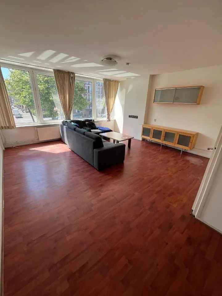 Ruim appartement in Amsterdam, tijdelijk!