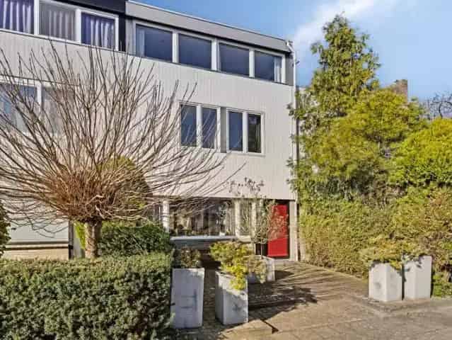 5 Slaapkamers Eengezinswoning Landsmeer Nabij Centrum
