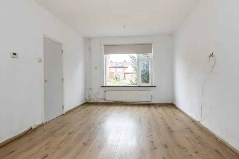 Te moderniseren woning met 3 slaapkamers en garage