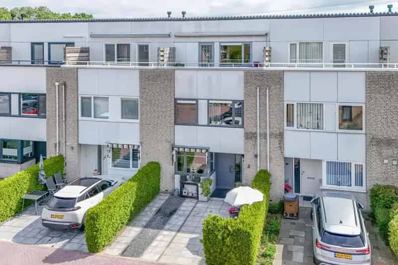 Huis te koop Capelle aan den IJssel 4 slaapkamers tuin