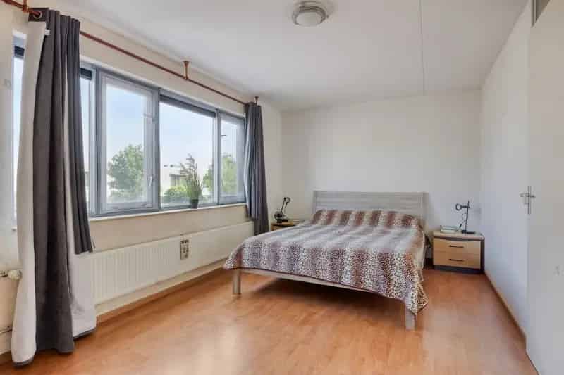 Ruime woning 4 slaapkamers Tilburg Sas van Gentstraat