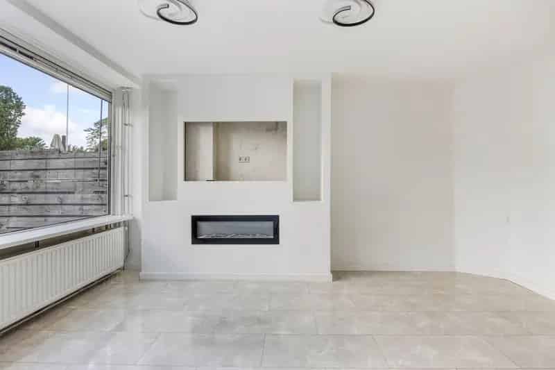 Ruime Hoekwoning 5 Kamers Hoogvliet Starterwoning