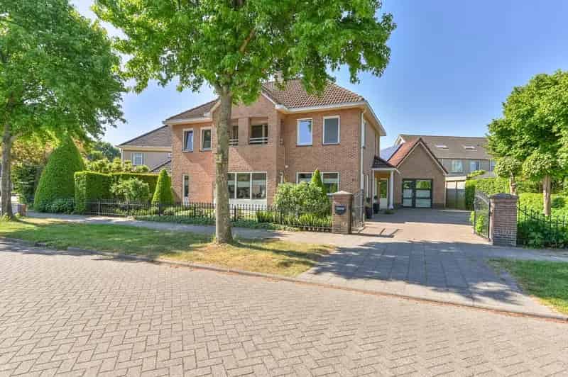 Luxe Vrijstaand Huis met Praktijkruimte te Koop