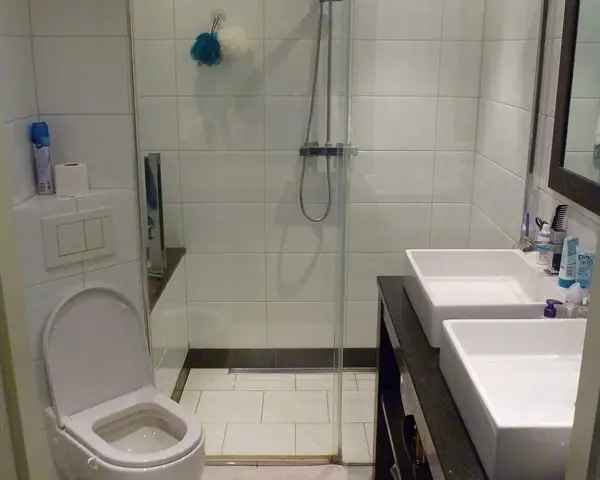 TH: Kamer met balkon in rustig huis