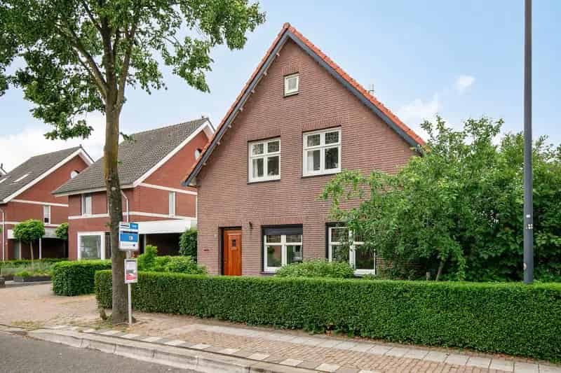 Huis te koop: 5 slaapkamers, grote tuin, 12 zonnepanelen