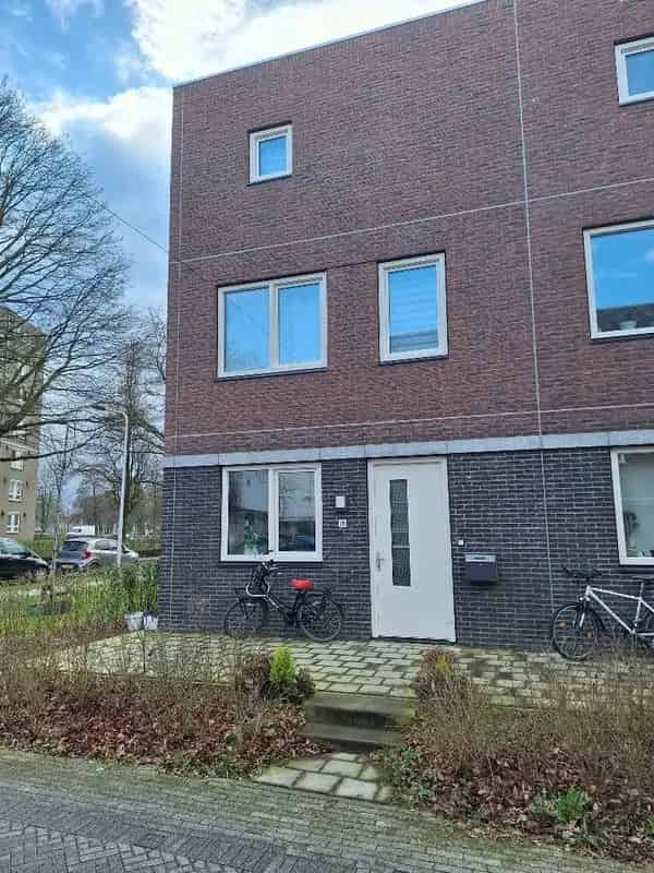 Ruime halfvrijstaande woning 4 slaapkamers Caberg