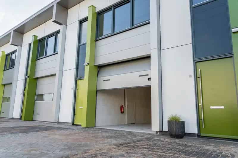 Bedrijfshal Harderwijk te koop: Kelvinstraat 44-58