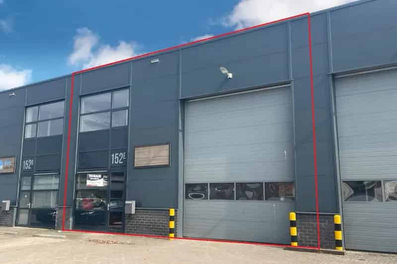 Bedrijfshal te Huur Oss 304m² Moderne Uitstraling