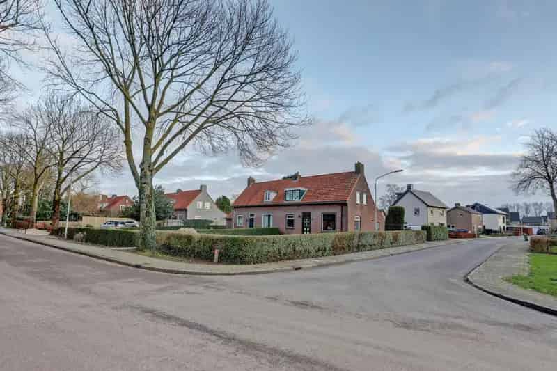 Tweekapper Winssen Grote Tuin Gerenoveerd 5 Slaapkamers