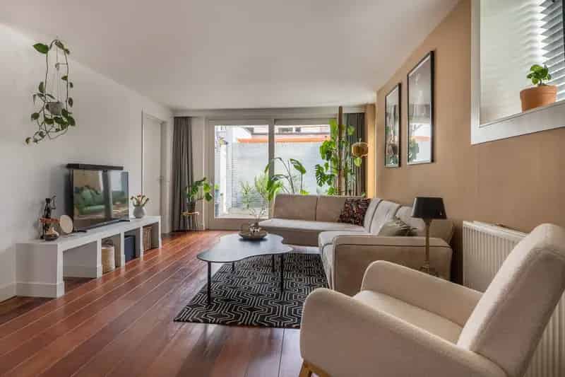 Semi-bungalow Den Bosch: Gelijkvloers Wonen met 2 Slaapkamers