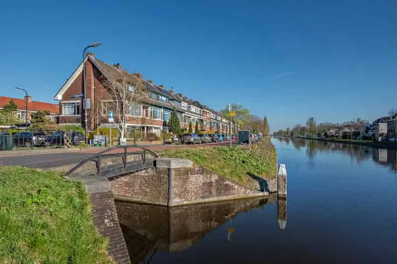 Appartement te koop Rijswijk: Royale benedenwoning aan de Vliet