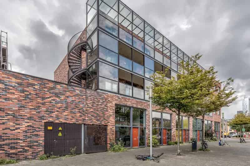 2 Kamer Appartement Kop van Zuid Balkon Parkeerplaats