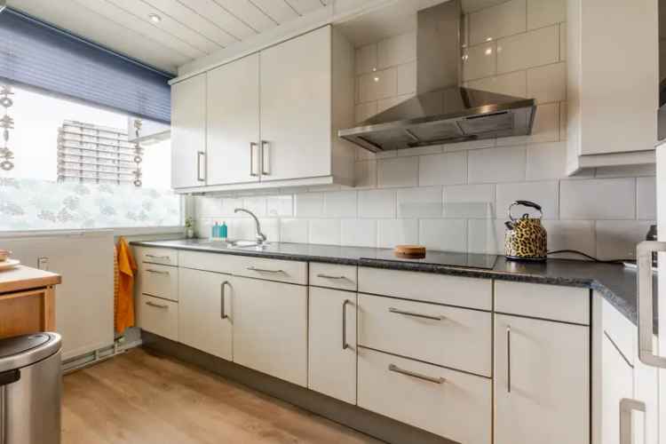 3-kamer appartement Rotterdam Ommoord: Zonnig balkon en berging