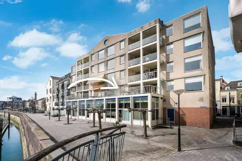 Appartement te koop met ruim terras en jachthaven uitzicht