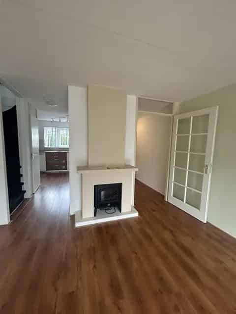 Almere Eilandenbuurt - Ruime 3 kamer woning 93m2