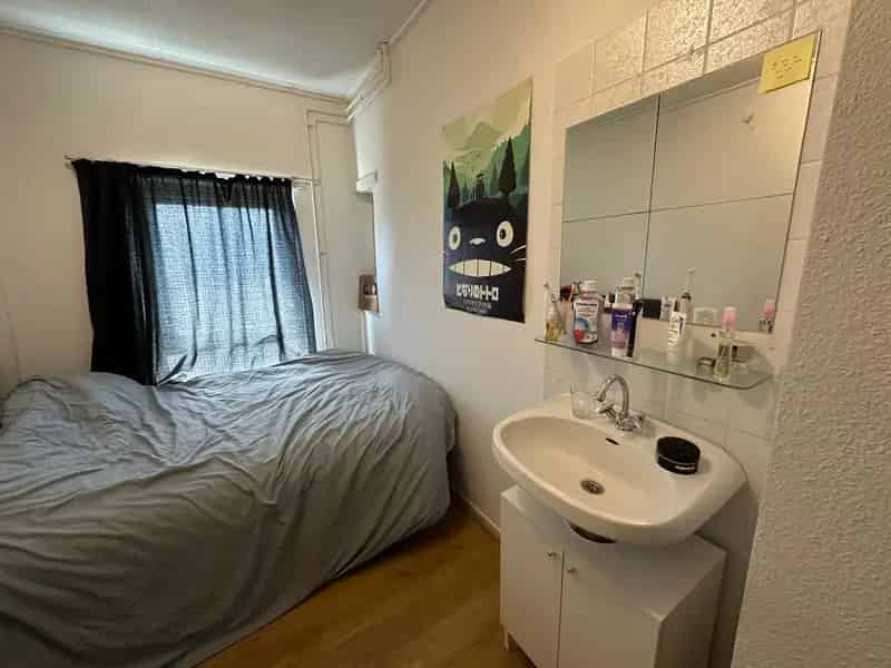 Kamer te huur Enschede: 22m2, 3 huisgenoten, nabij universiteit