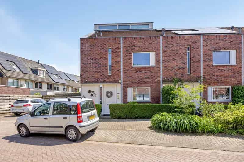 Huis te koop Zutphen: Ruime 5 Slaapkamers Hoekwoning De Hoven