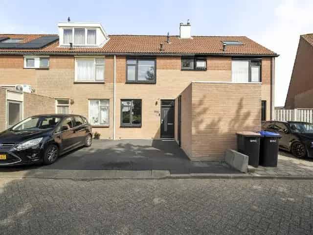 Gezinswoning Julianadorp: Ruime woning nabij strand en voorzieningen