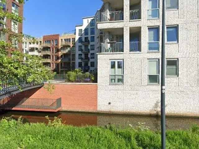 Appartement te huur Diemen 2 slaapkamers nabij metro