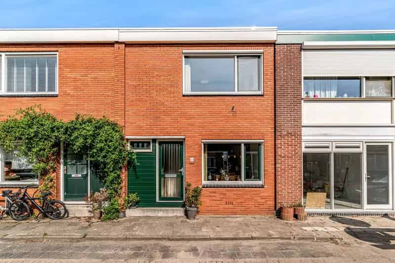 Huis te koop Zaandam Burgemeestersbuurt 3 slaapkamers moderne keuken badkamer