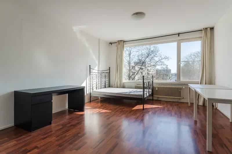 3 Kamer Appartement Rotterdam Het Lage Land