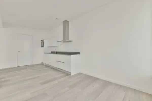 Te Huur: Ruim 4-kamerappartement Amsterdam