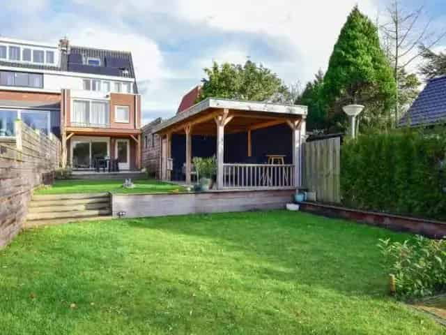 Hoekwoning Badhoevedorp: Rust Privacy Nabij Amsterdam