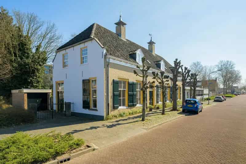 Rijksmonumentale Eindwoning Oosterhout Veel Potentie