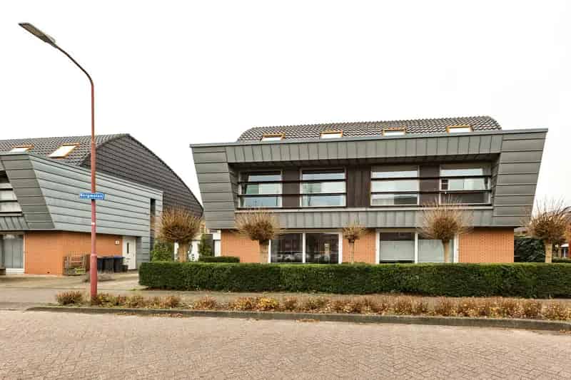 Huis te koop Bleiswijk 4 slaapkamers moderne keuken tuin