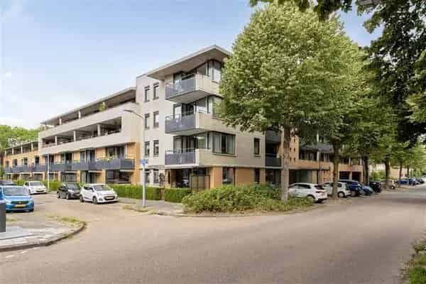 Kluswoning Hoofddorp: 2 slaapkamers, balkon, vernieuwde badkamer