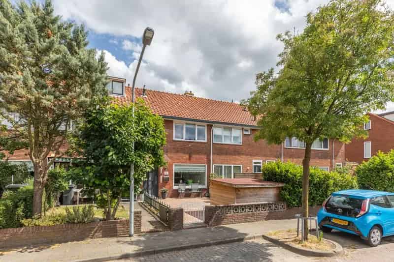 Huis te koop Hilversum: Jaren 40 Tussenwoning 3 slaapkamers