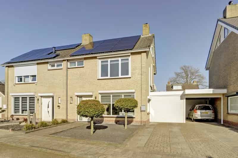 2 Onder 1 Kap Woning Rucphen 3 Slaapkamers Ruime Tuin Garage