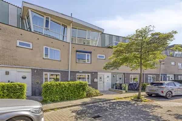 Huis Te Koop , 132, Bisschop Romerostraat, Purmerend, Noord-Holland