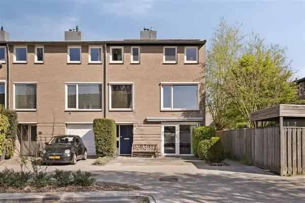 Ruime Split Level Hoekwoning Woensel 4 Slaapkamers Praktijkruimte